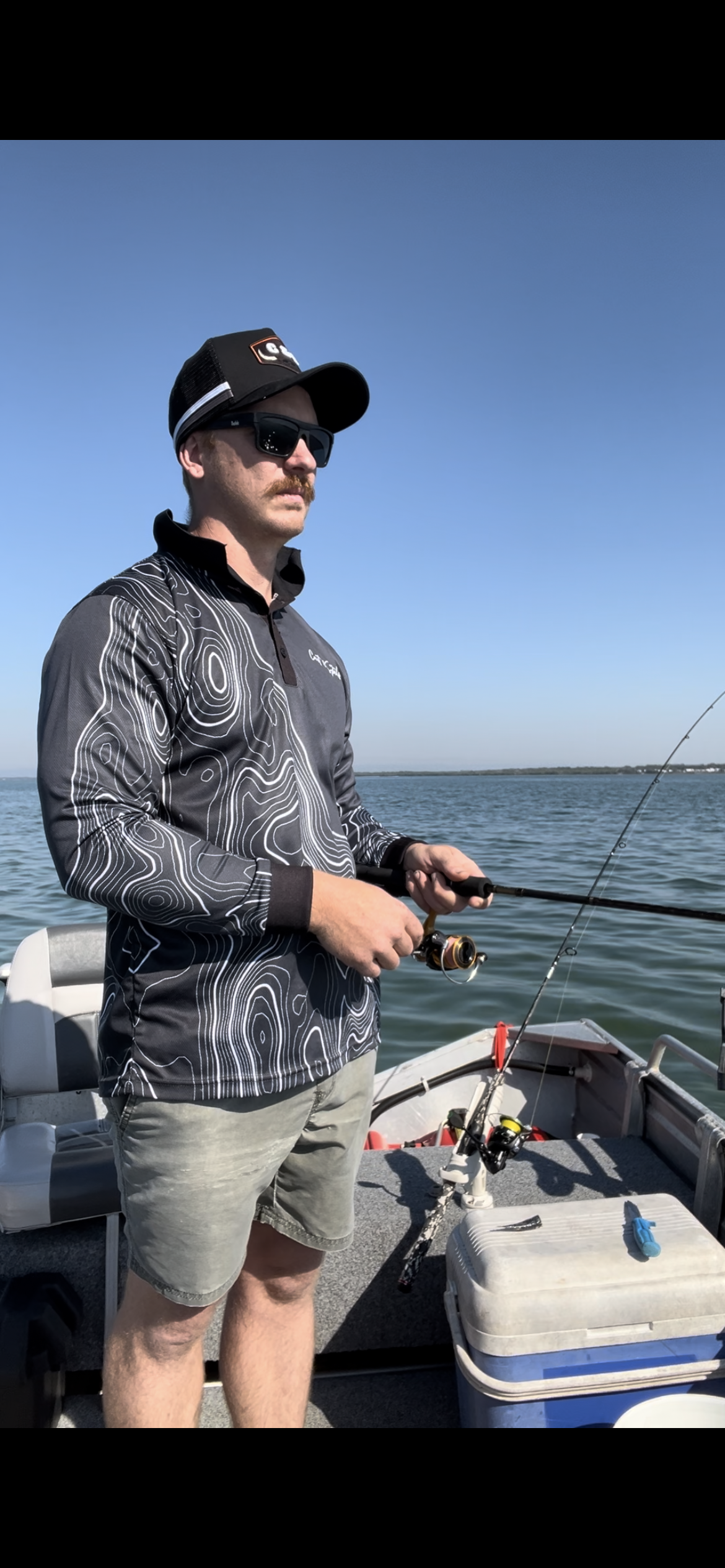 Contour fishing shirt black